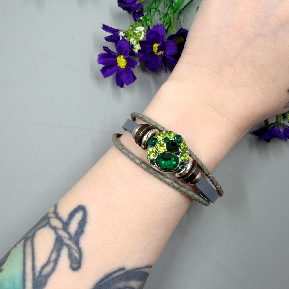 Green Gemstone Multi-Strand Vintage Wrap Bracelet with Magnetically Closure